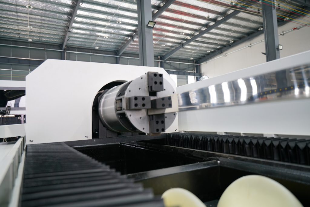 יצרן חותך לייזר אוטומטי CNC מרובע עגול ss ms gi מתכת ברזל צינור נירוסטה סיבי לייזר מכונת חיתוך צינורות